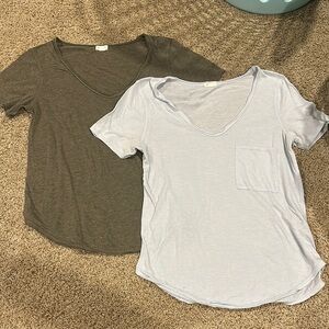 Garage V-Neck T-Shirt Duo in Olive and Light Gray
